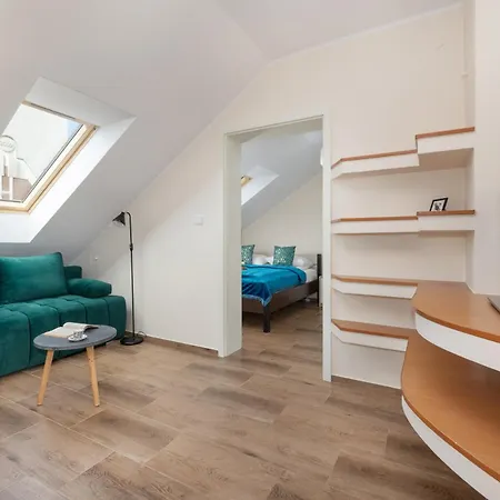 Heart Of With Terrace & Old Town View By Renters Appartement *